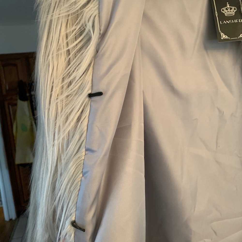 NWT: Faux Fur Jacket - Picture 7 of 10